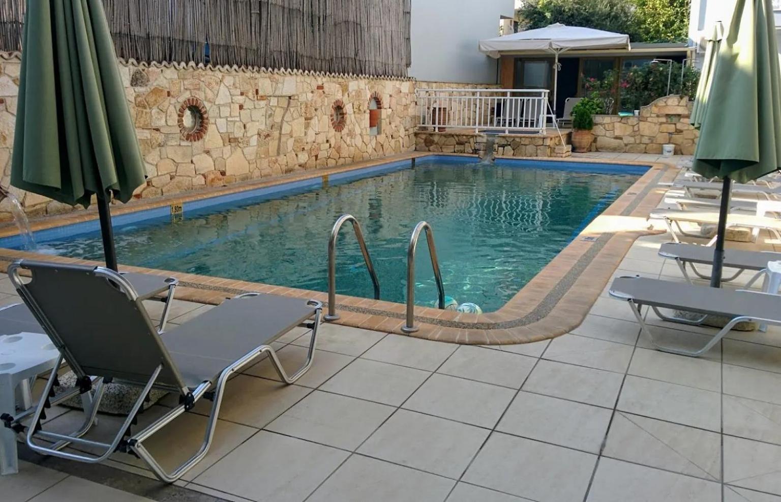 Aparthotel Kiwi Kastle Néa Fókaia Zewnętrze zdjęcie