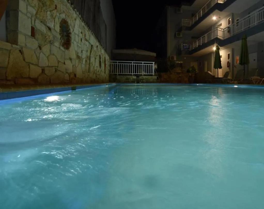 Aparthotel Kiwi Kastle Néa Fókaia Zewnętrze zdjęcie